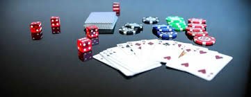 Parada4 Live Casino berbagai meja permainan Blackjack Roulette Baccarat dengan dealer cantik dan tampilan mewah